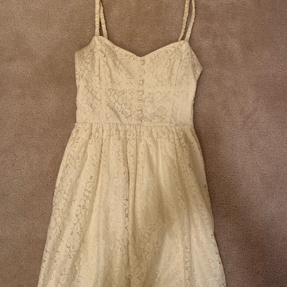 Aritzia Cream Lace Dress - Picture 2 of 3